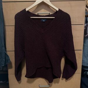 V-neck sweater. Burgundy